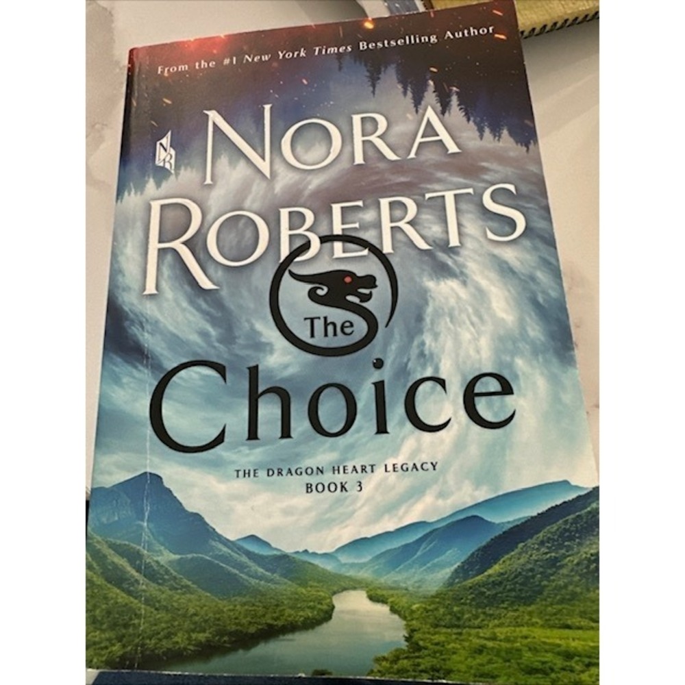 The‎ Choice by Nora Roberts Dragon Heart Legacy Book 3 Paperback 9781250771810